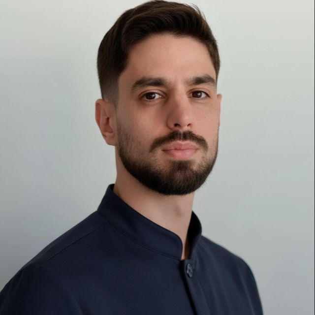 Juan Carlos Ramirez, Odontólogo Medellín