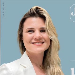 Ampliar imagem: Juliana Paitach, Intensivista Rio de Janeiro