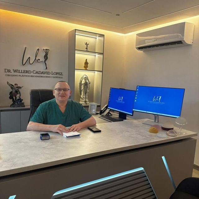 Willerd Cadavid López, Cirujano plástico Cali