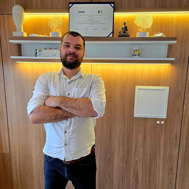 Aaron Belczak Reinert, Psiquiatra Curitiba