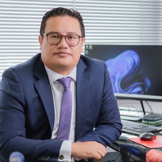 Acercar imagen: John Alexander Díaz Medina, Neurocirujano Bogotá