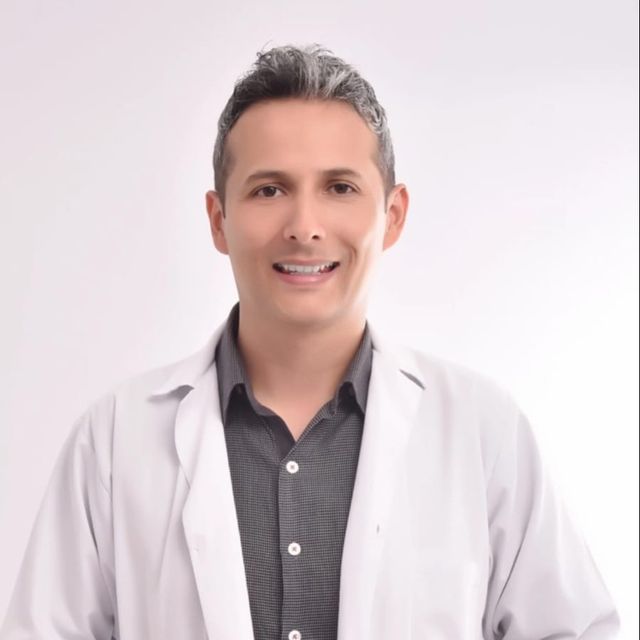 Martín Burbano, Médico general Pereira