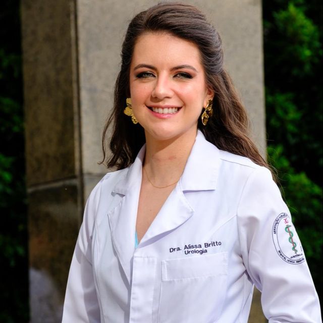 Alissa Fernanda de Souza Britto, Urologista Curitiba
