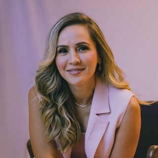 Dra. Vanine Lima Fragoso