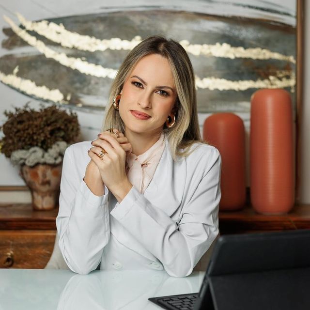 Laís  Cruz Pereira, Psiquiatra Juiz de Fora