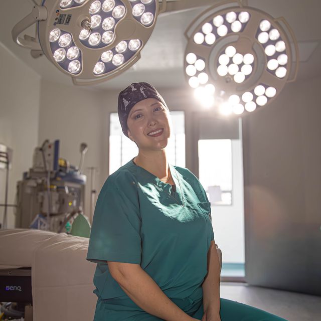 María Alejandra Rojas, Cirujano plástico Medellín