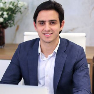 Ampliar imagem: Jorge Dourado Neto, Médico clínico geral Goiânia