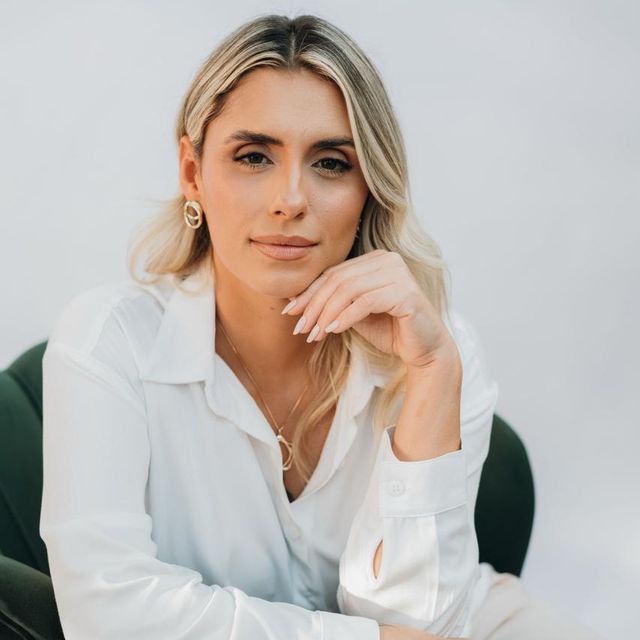 Camila De Oliveira Lima, Médico clínico geral Caraguatatuba