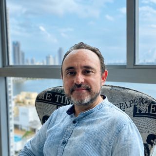 Dr. Carlos Piamonte