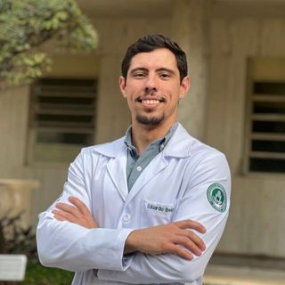 Eduardo Vasconcellos Belga ., Ortopedista - Traumatologista Duque de Caxias