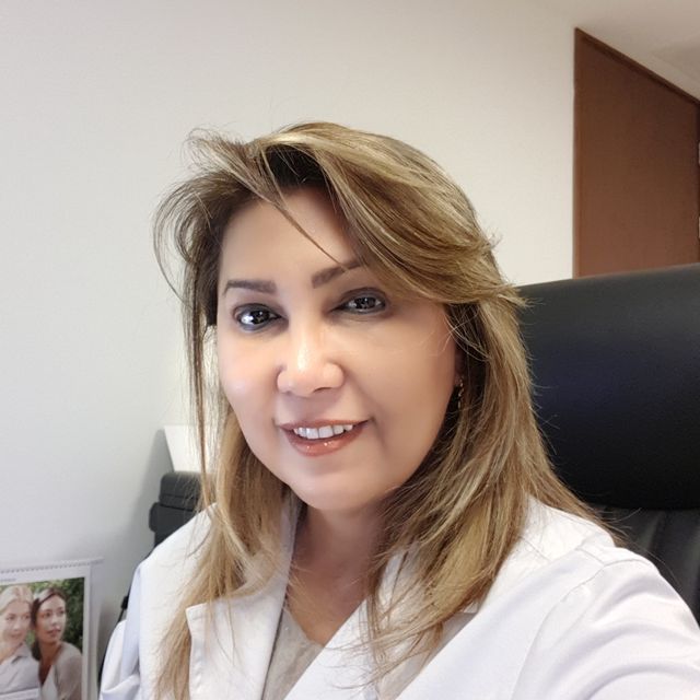 Jenny Maricela Diaz Cortés, Cirujano plástico Medellín