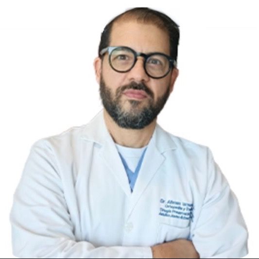 Allman Tinoco Lukez, Ortopedista y Traumatólogo Ibagué