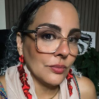 Luciane Guimarães, Psicanalista Rio Das Ostras