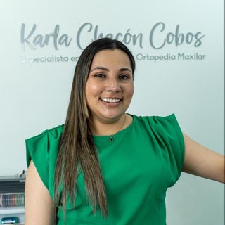 Dra. Karla Chacón Cobos