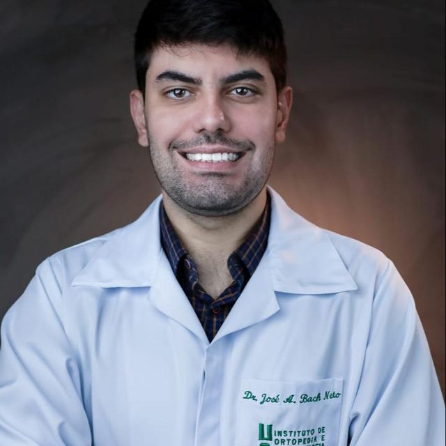 José Bach, Ortopedista - Traumatologista Ponta Grossa