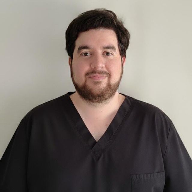 Alexis Brugueras, Médico general Santiago