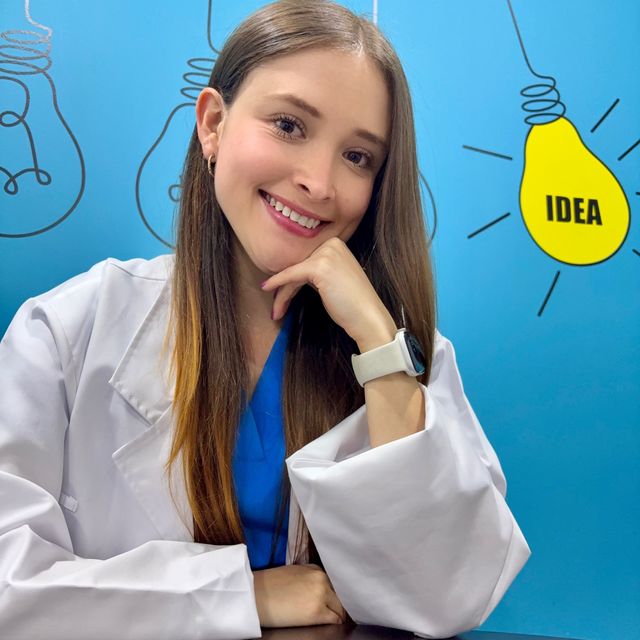 Alejandra Riscanebo Useche, Pediatra Bogotá