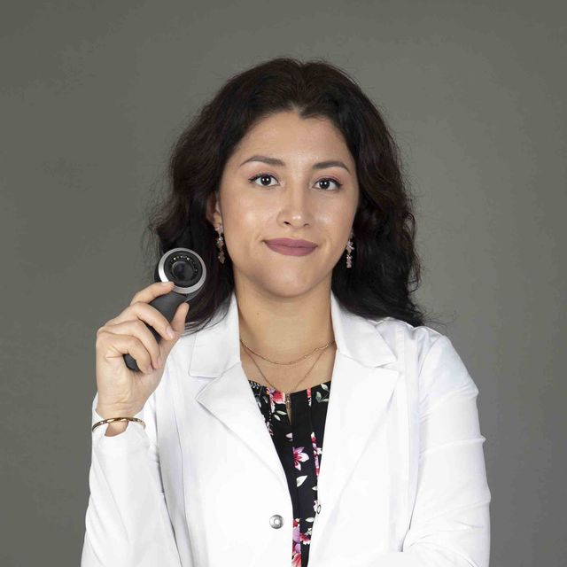 Natalia Tena Angulo, Dermatólogo Miraflores