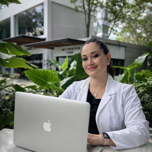 Claudia Ximena Paredes Perea, Fisioterapeuta Cali