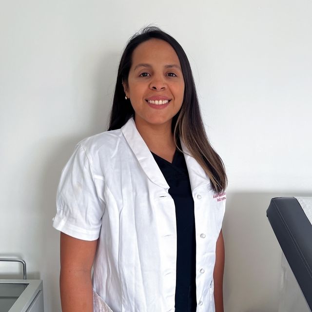 Yanired  Chiquito Rodriguez, Ginecólogo Providencia