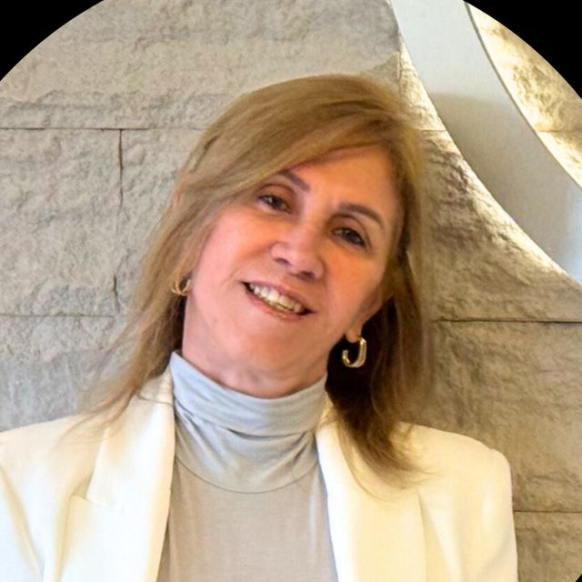 Silvia Tagliari Cestari, Oftalmologista Catanduva