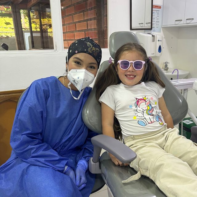 Elizabeth Villada Mesa, Odontólogo Bello