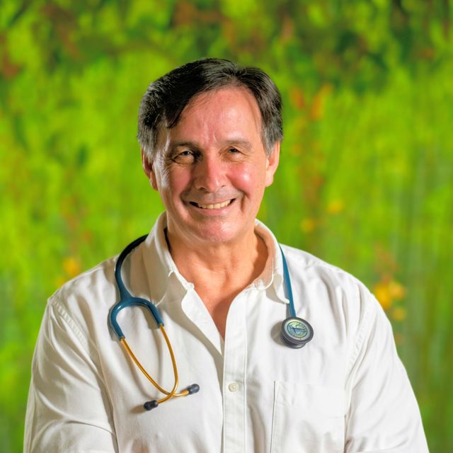 Maurílio Oliveira Brandão, Médico clínico geral Caraguatatuba