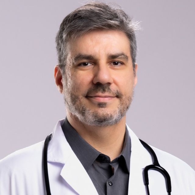 Rodrigo Aralíos, Médico clínico geral São Paulo