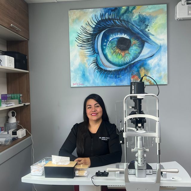 Andrea Perez Rodriguez, Oftalmólogo Iquique