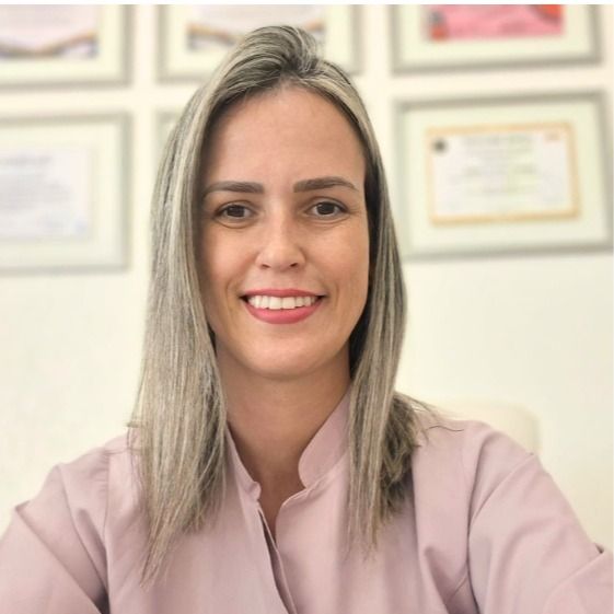 Hellen  Sereia Leme de Oliveira, Dentista Valinhos