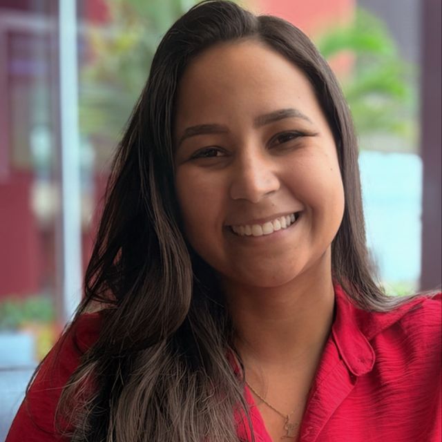 Laryssa Pinheiro, Cirurgião buco-maxilo-facial São Gonçalo