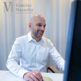 Ampliar imagem: Vinicius Abreu Mazzolin, Ortopedista - Traumatologista São José dos Campos