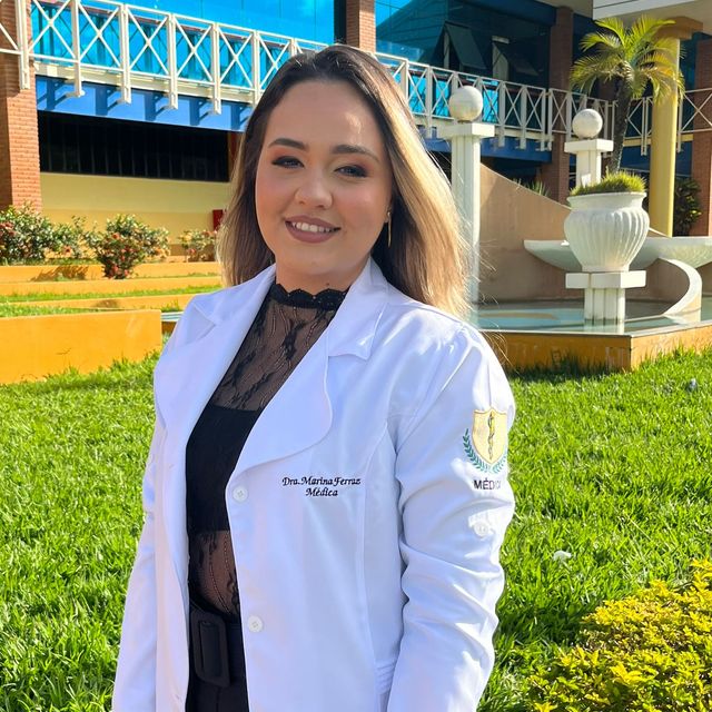 Marina Ferraz Rosa, Médico clínico geral Cabo Frio