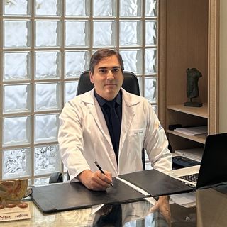 Juan Carlos Teixeira Arroniz, Urologista São Carlos