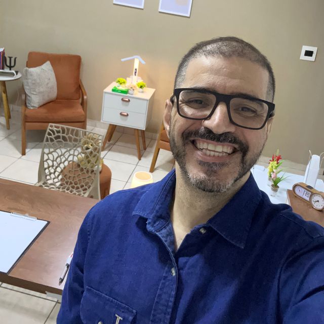 Robson Luiz Almeida de Brito, Psicólogo Cachoeiras de Macacu