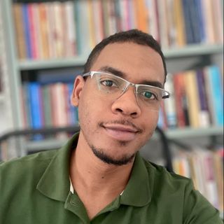 Ampliar imagem: Elves Santos Evangelista, Psicólogo Alagoinhas