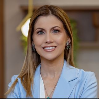 Ampliar imagem: Juliana Matosinhos de Paula, Neurologista Conselheiro Lafaiete