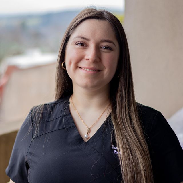 Javiera Comesaña, Dentista Coyhaique