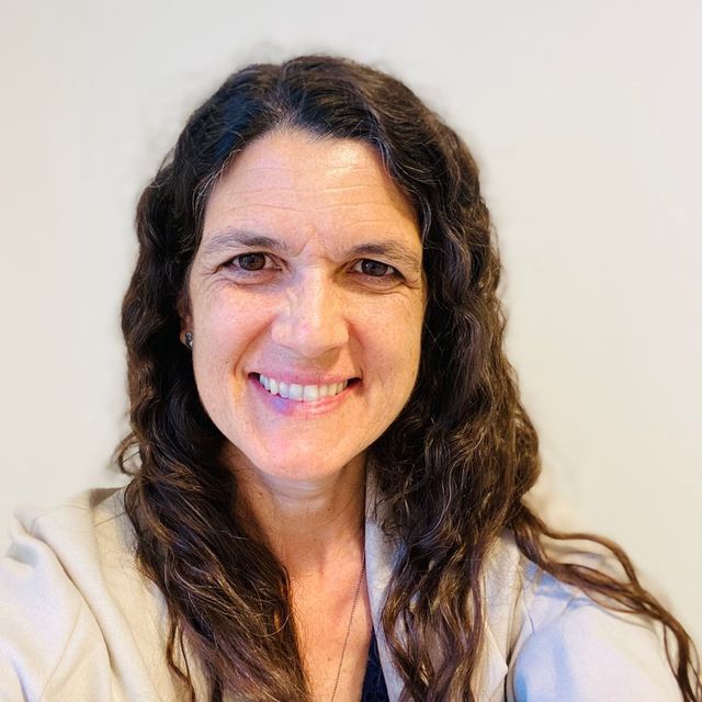 Milena Mimica, Reumatólogo Santiago