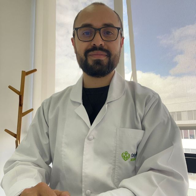 Daniel Lopez Perez, Medico alternativo Bogotá