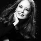 Dra. Ana Paula Ruthes