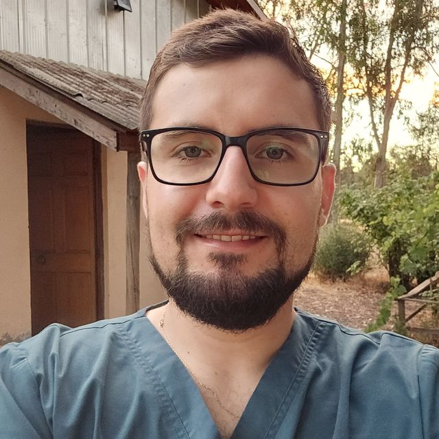 Gabriel Aravena Rojas, Kinesiólogo Linares