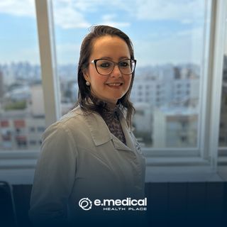 Ampliar imagem: Carine Bremm Tajes, Médico de família Porto Alegre