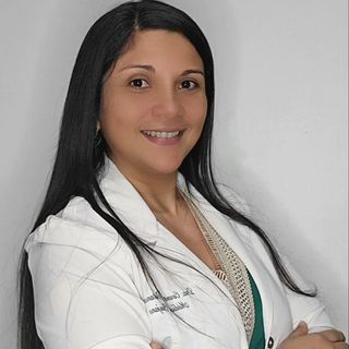 Acercar imagen: Carmen Cristina Betancourt Gonzalez, Médico general San Miguel