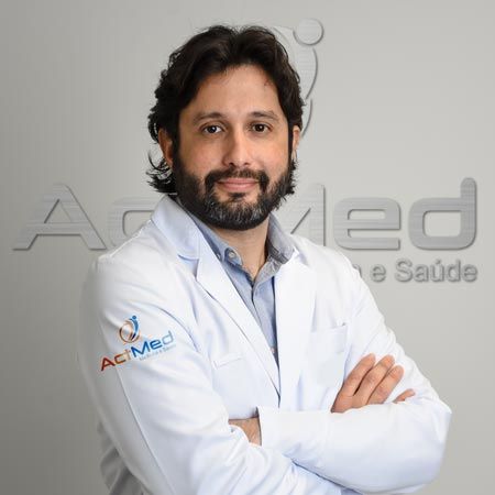 Eduardo Monteiro De Oliveira, Neurocirurgião São Paulo