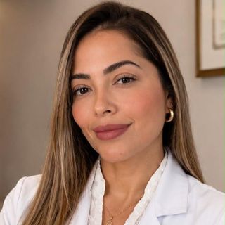 Patrícia Sempertegui Cardenas, Médico clínico geral Rondonópolis