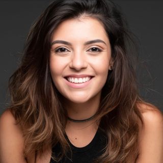 Dra. Lívia Hartmann