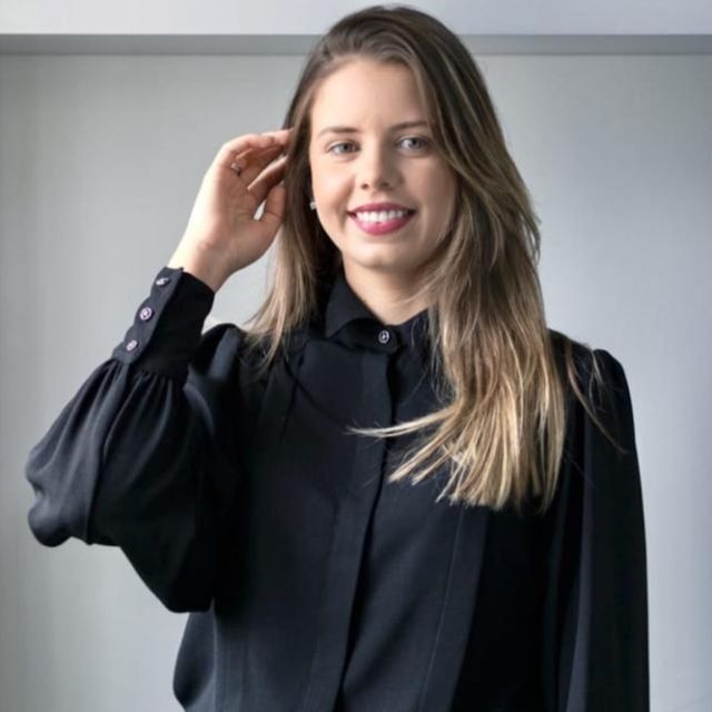 Samara Verônica de Oliveira Cardoso ., Dentista Curitiba