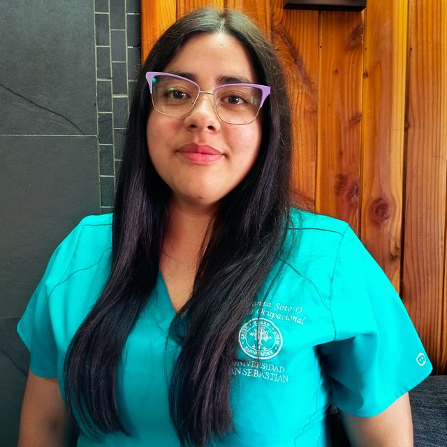 Constanza Jeanette Soto Oyarzo, Terapeuta ocupacional Frutillar