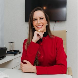 Claudia de Faria Macedo, Ginecologista Goiânia